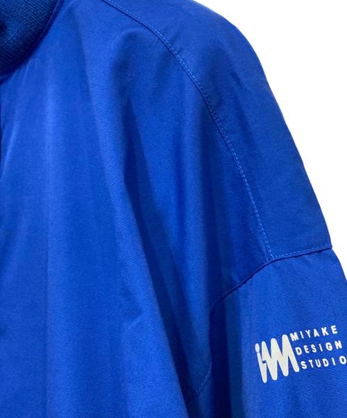 im MIYAKE DESIGN STUDIO（イッセイミヤケデザインスタジオ）im miyake design studio (イッセイミヤケデザインスタジオ) オールドスタンドカラーコート ブルー サイズ:Mの古着・服飾アイテム
