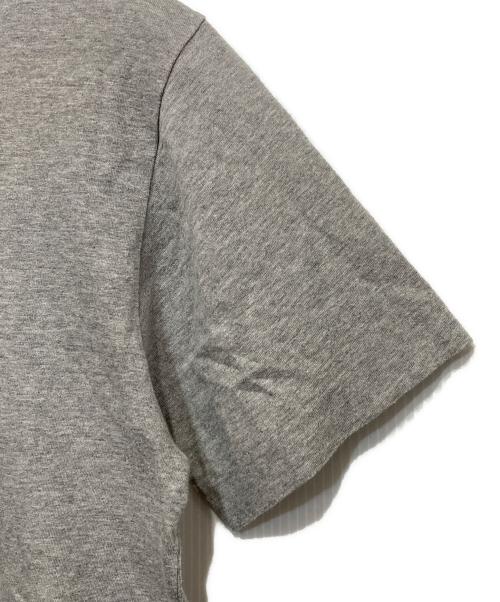 PLAY COMME des GARCONS（プレイコムデギャルソン）PLAY COMME des GARCONS (プレイコムデギャルソン) ハートワッペンTシャツ グレー サイズ:Lの古着・服飾アイテム