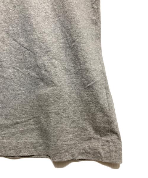 PLAY COMME des GARCONS（プレイコムデギャルソン）PLAY COMME des GARCONS (プレイコムデギャルソン) ハートワッペンTシャツ グレー サイズ:Lの古着・服飾アイテム