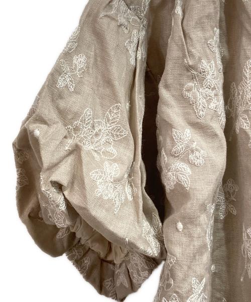 TSUHARU by samansa Mos2（ツハル バイ サマンサモスモス）TSUHARU by samansa Mos2 (ツハル バイ サマンサモスモス) リネン果物柄総刺繍ワンピース ベージュ サイズ:FREEの古着・服飾アイテム