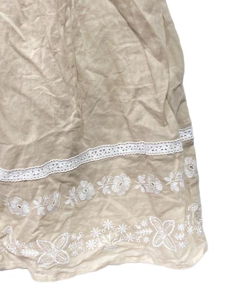 TSUHARU by samansa Mos2（ツハル バイ サマンサモスモス）TSUHARU by Samansa Mos2 (ツハル バイ サマンサモスモス) 夏花刺繍ワンピース キナリ サイズ:Ｆの古着・服飾アイテム