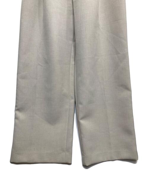 UNITED ARROWS MARW（マルゥ ユナイテッドアローズ）UNITED ARROWS MARW (マルゥ ユナイテッドアローズ) テーパードタックパンツ ナチュラル サイズ:36の古着・服飾アイテム