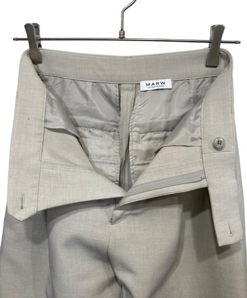 UNITED ARROWS MARW（マルゥ ユナイテッドアローズ）UNITED ARROWS MARW (マルゥ ユナイテッドアローズ) テーパードタックパンツ ナチュラル サイズ:36の古着・服飾アイテム