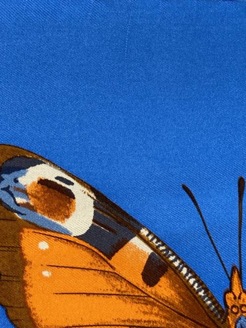 GUCCI（グッチ）GUCCI (グッチ) プリント大判シルクスカーフ ブルーの古着・服飾アイテム