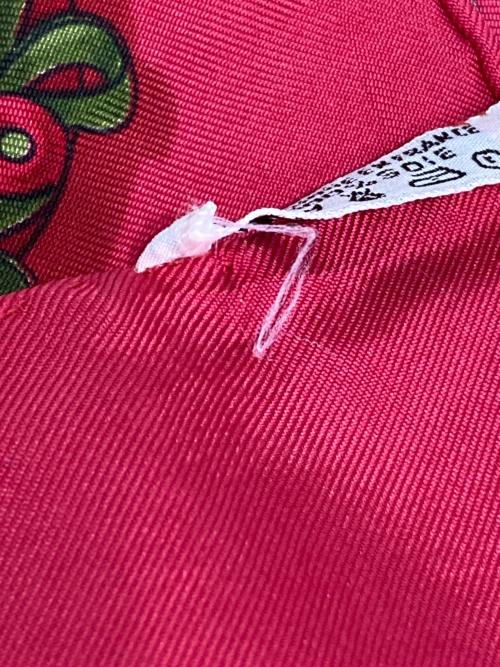 HERMES（エルメス）HERMES (エルメス) カレ90-FESTIVAL イエロー×レッドの古着・服飾アイテム