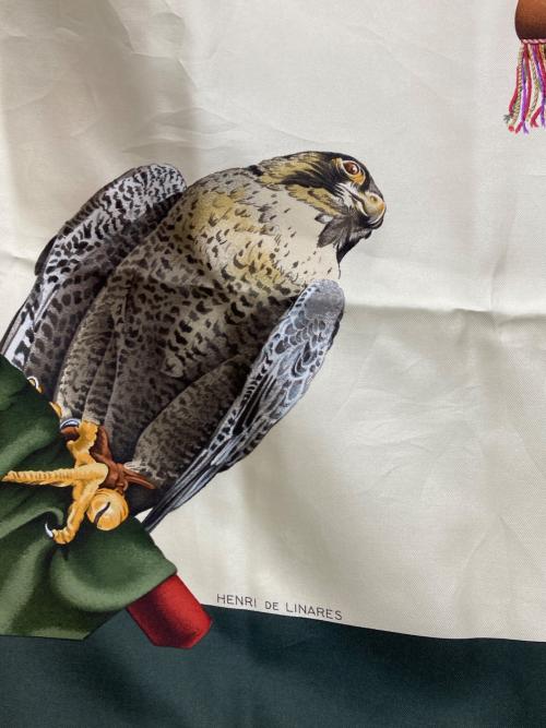 HERMES（エルメス）HERMES (エルメス) カレ90-CHASSE A VOL アイボリー×グリーンの古着・服飾アイテム