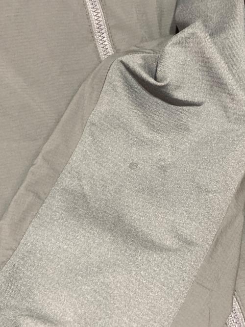 ARC'TERYX（アークテリクス）ARC'TERYX (アークテリクス) ATOM AR HOODY チャコールグレー サイズ: XSの古着・服飾アイテム