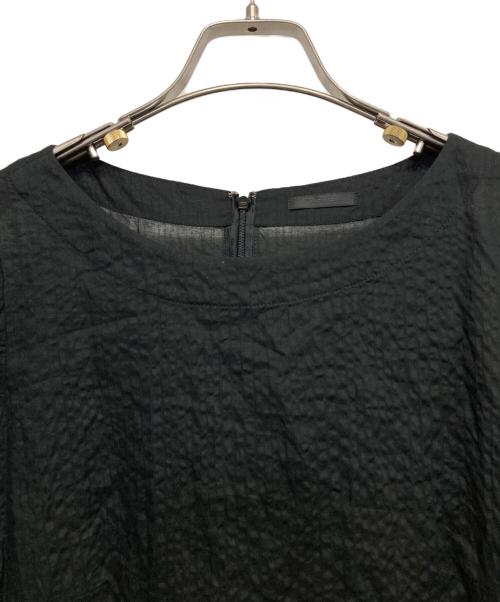 TO BE CHIC（トゥービーシック）TO BE CHIC (トゥービーシック) ウエーブローン チュニックブラウス ブラック サイズ:42の古着・服飾アイテム