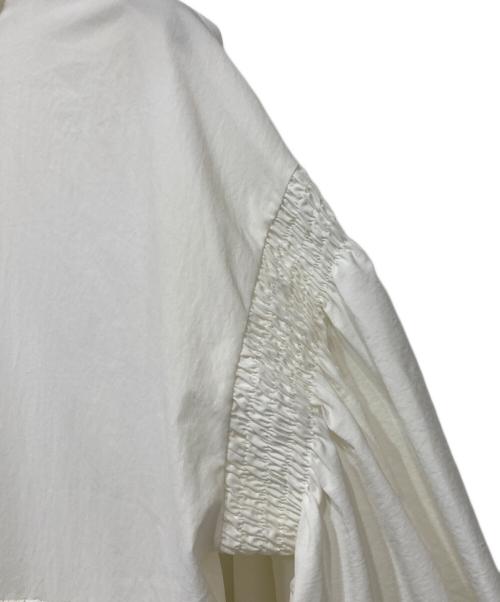 UNITED ARROWS TOKYO（ユナイテッドアローズトウキョウ）UNITED ARROWS TOKYO (ユナイテッドアローズトウキョウ) イレギュラー シャーリング 六分袖 ブラウス ソリッド ホワイト サイズ:36の古着・服飾アイテム