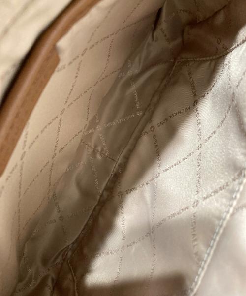 MICHAEL KORS（マイケル・コース）MICHAEL KORS (マイケル・コース) モノグラムショルダーバッグ ベージュ×アイボリーの古着・服飾アイテム