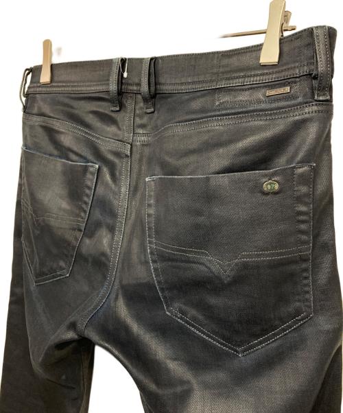 DIESEL（ディーゼル）DIESEL (ディーゼル) コーティング加工デニムパンツ インディゴ サイズ:30の古着・服飾アイテム