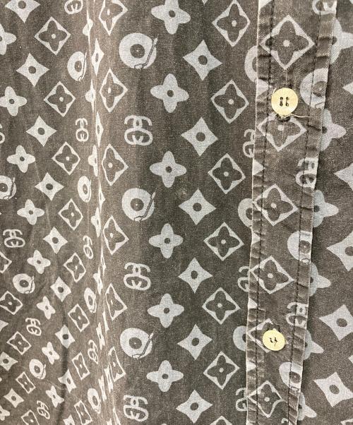 stussy（ステューシー）stussy (ステューシー) モノグラム ボタンダウン 半袖シャツ グレー サイズ:XLの古着・服飾アイテム