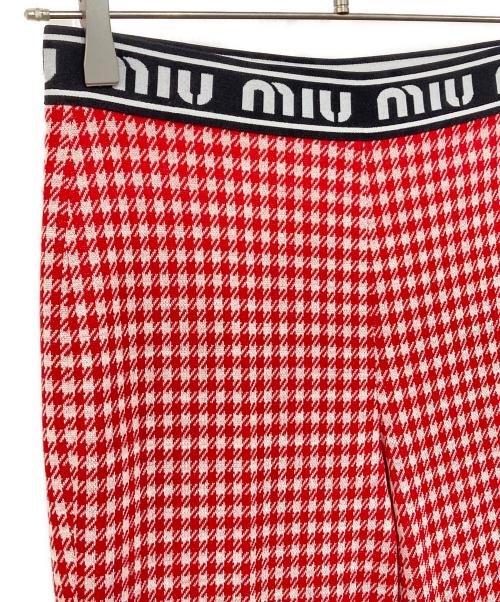 MIU MIU（ミュウミュウ）MIU MIU (ミュウミュウ) ウエストロゴフレアパンツ アイボリー×レッド サイズ:40Sの古着・服飾アイテム