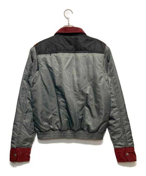 プレミアムバンダイ（プレミアムバンダイ）プレミアムバンダイ (プレミアムバンダイ) 機動戦士ガンダムUC－ジャケット オリーブ サイズ:Lの古着・服飾アイテム