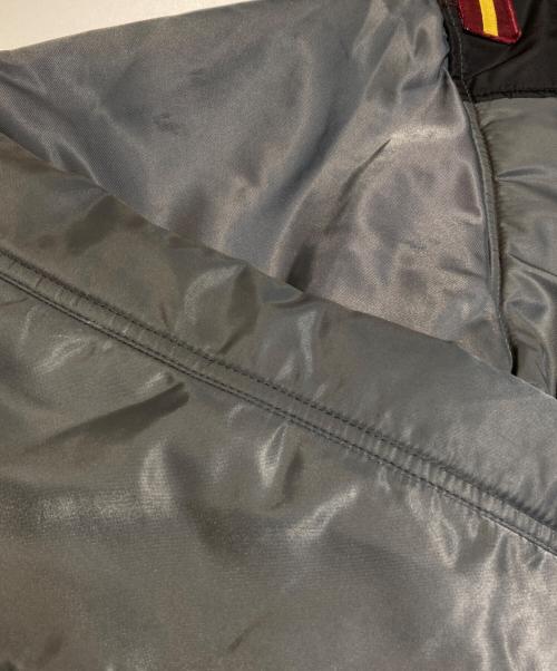 プレミアムバンダイ（プレミアムバンダイ）プレミアムバンダイ (プレミアムバンダイ) 機動戦士ガンダムUC－ジャケット オリーブ サイズ:Lの古着・服飾アイテム