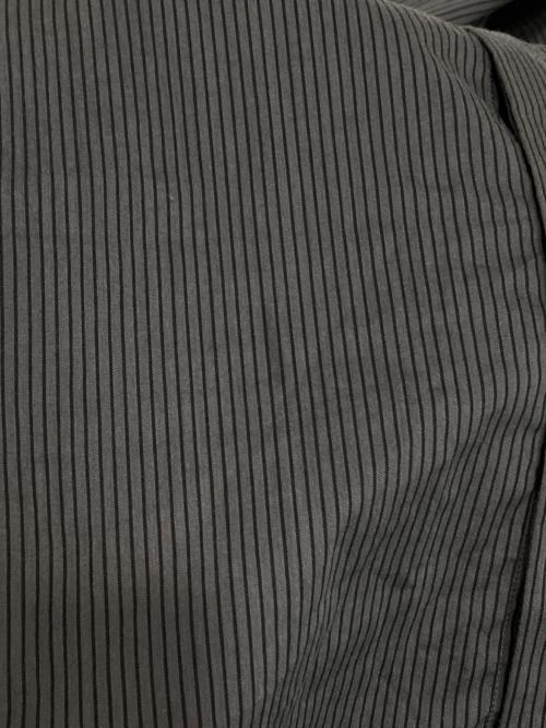 JOHN LAWRENCE SULLIVAN（ジョン ローレンス サリバン）JOHN LAWRENCE SULLIVAN (ジョン ローレンス サリバン) STRIPED BROADCLOTH REGULAR COLLAR SHIRT グレー サイズ:44の古着・服飾アイテム