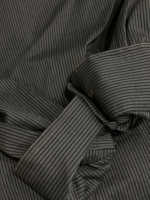 JOHN LAWRENCE SULLIVAN（ジョン ローレンス サリバン）JOHN LAWRENCE SULLIVAN (ジョン ローレンス サリバン) STRIPED BROADCLOTH REGULAR COLLAR SHIRT グレー サイズ:44の古着・服飾アイテム