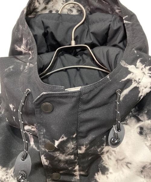 B.C STOCK（ビーシーストック）B.C STOCK (ビーシーストック) TRAIL DOWN PARKA ジャケット ホワイト×ブラック サイズ:Sの古着・服飾アイテム