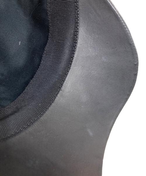 FENDI（フェンディ）FENDI (フェンディ) ズッカ柄キャンバスレザーキャップ ブラック×レッドの古着・服飾アイテム