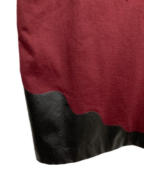 TOGA PULLA（トーガ プルラ）TOGA PULLA (トーガ プルラ) スタッズカットソー ブラック×エンジ サイズ:38の古着・服飾アイテム