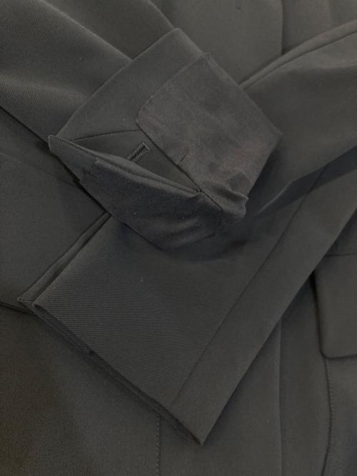 PRADA（プラダ）PRADA (プラダ) ベルテッドフライフロントカラージャケット ブラック サイズ:38の古着・服飾アイテム