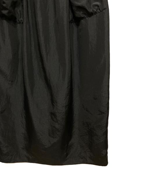 emmi atelier（エミアトリエ）emmi atelier (エミアトリエ) シャーリングワンピース ブラックの古着・服飾アイテム