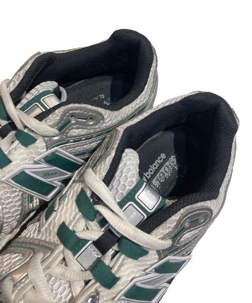 NEW BALANCE（ニューバランス）NEW BALANCE (ニューバランス) M1906REU SILVER/GREEN グリーン×アイボリー サイズ:28の古着・服飾アイテム