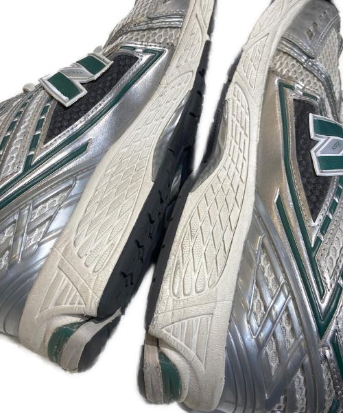 NEW BALANCE（ニューバランス）NEW BALANCE (ニューバランス) M1906REU SILVER/GREEN グリーン×アイボリー サイズ:28の古着・服飾アイテム