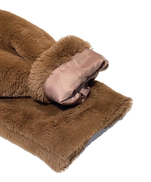 CAROLINA GLASER（カロリナ グレイサー）CAROLINA GLASER (カロリナ グレイサー) ビッグフード エコファーコート ベージュ サイズ:Fの古着・服飾アイテム