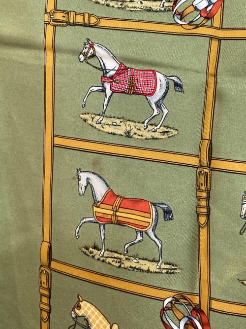 HERMES（エルメス）HERMES (エルメス) 48頭の馬-カレ90 カーキの古着・服飾アイテム