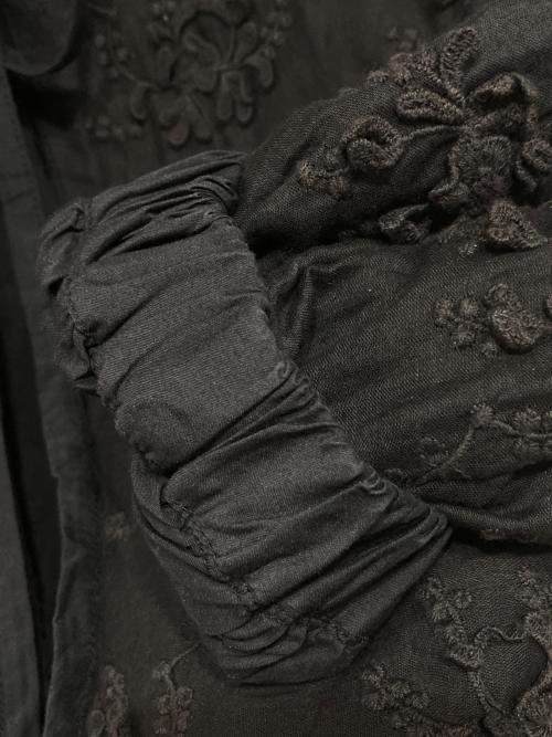 crinkle crinkle  crinkle（クリンクル クリンクル クリンクル）crinkle crinkle  crinkle (クリンクル クリンクル クリンクル) エンブロイダリー ボレロ ブラック サイズ:Fの古着・服飾アイテム