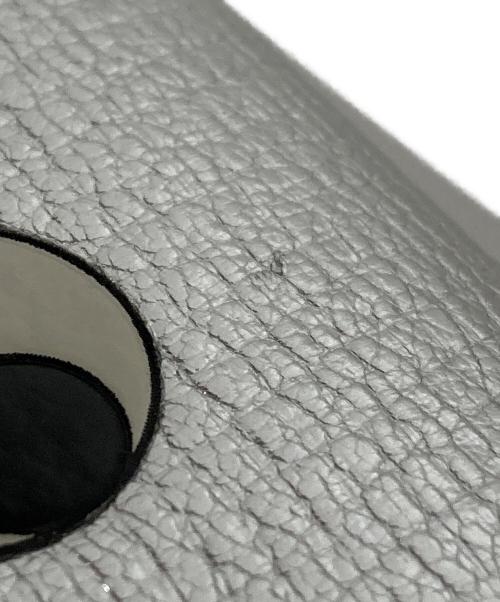 ANYA HINDMARCH（アニヤ・ハインドマーチ）ANYA HINDMARCH (アニヤ・ハインドマーチ) カードケース シルバーの古着・服飾アイテム