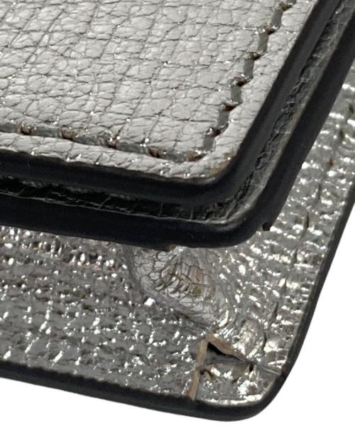 ANYA HINDMARCH（アニヤ・ハインドマーチ）ANYA HINDMARCH (アニヤ・ハインドマーチ) カードケース シルバーの古着・服飾アイテム