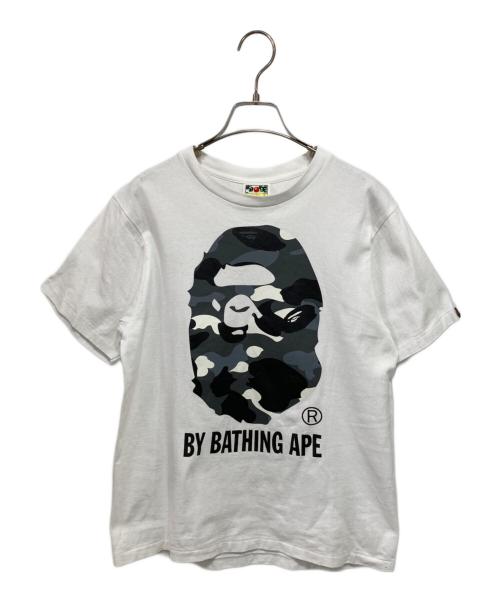 A BATHING APE（アベイシングエイプ）A BATHING APE (アベイシングエイプ) カモ柄Tシャツ ホワイト サイズ:Sの古着・服飾アイテム