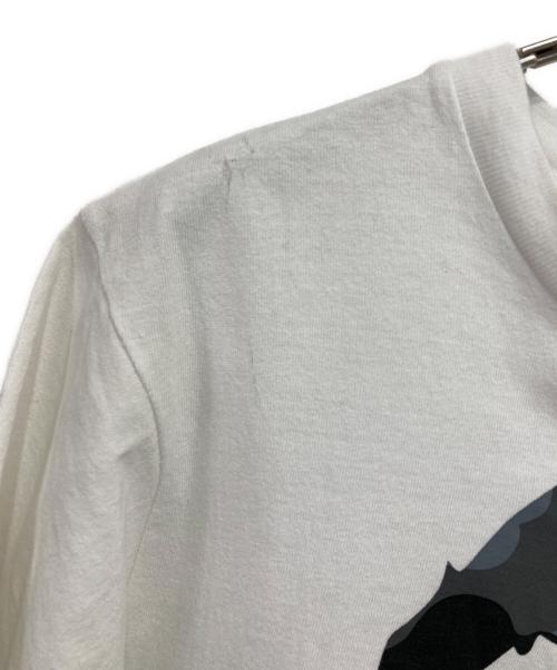 A BATHING APE（アベイシングエイプ）A BATHING APE (アベイシングエイプ) カモ柄Tシャツ ホワイト サイズ:Sの古着・服飾アイテム