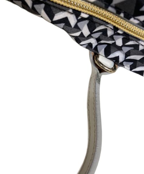 ROBERTA PIERI（ロベルタピエリ）ROBERTA PIERI (ロベルタピエリ) 総柄トートバッグ ホワイトの古着・服飾アイテム