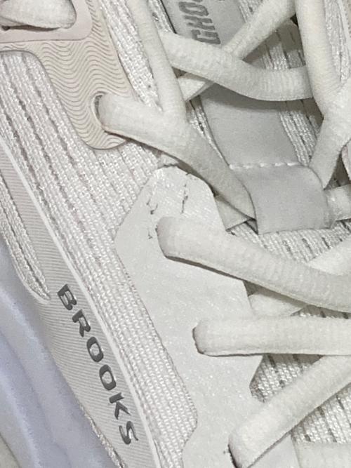 BROOKS（ブルックス）BROOKS (ブルックス) Ghost Max 2 ホワイト サイズ:28.5の古着・服飾アイテム