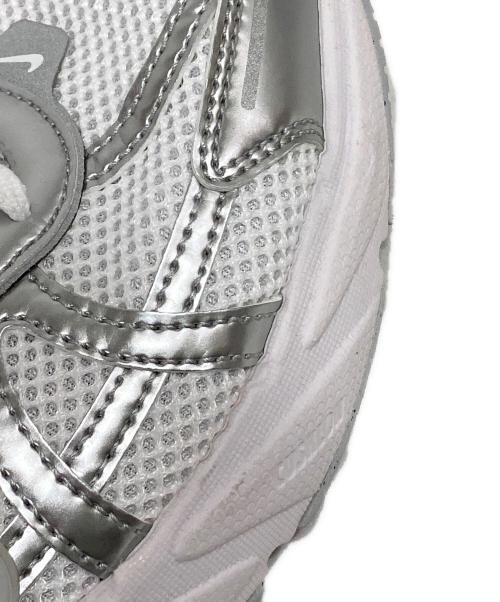 NIKE（ナイキ）NIKE (ナイキ) W V2K RUN ホワイト サイズ:26.5の古着・服飾アイテム
