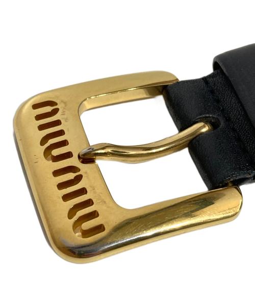 MIU MIU（ミュウミュウ）MIU MIU (ミュウミュウ) ロゴバックル ナッパレザーベルト ブラックの古着・服飾アイテム