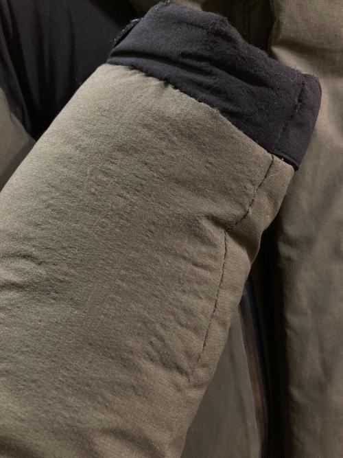 THE NORTH FACE（ザ ノース フェイス）THE NORTH FACE (ザ ノース フェイス) Baltro Light Jacket ブラック×オリーブ サイズ:Mの古着・服飾アイテム