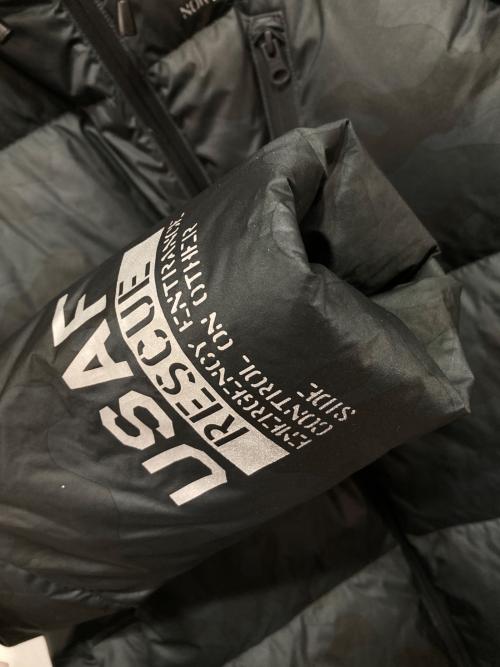 AVIREX（アヴィレックス）AVIREX (アヴィレックス) フーデッドカスタムダウンジャケット ブラック×オリーブ サイズ:XLの古着・服飾アイテム