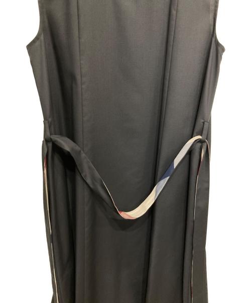 BLUE LABEL CRESTBRIDGE（ブルーレーベルクレストブリッジ）BLUE LABEL CRESTBRIDGE (ブルーレーベルクレストブリッジ) ノースリーブワンピース ブラック サイズ:36の古着・服飾アイテム