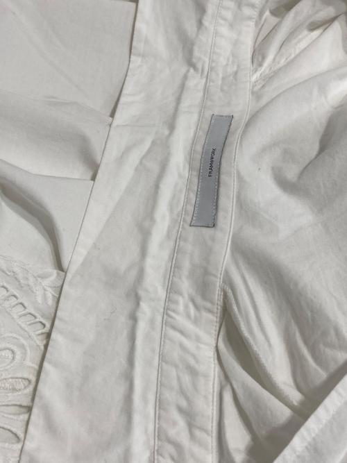 FRAMeWORK（フレームワーク）FRAMeWORK (フレームワーク) カットワークスキッパーブラウス ホワイト サイズ:記載無しの古着・服飾アイテム