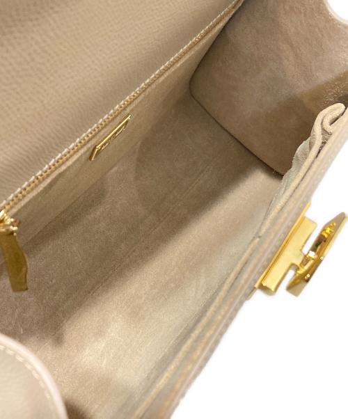 CARBOTTI（カルボッティ）CARBOTTI (カルボッティ) ELENA エレナ P243 ホワイトの古着・服飾アイテム