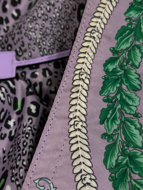 VERSACE（ヴェルサーチェ）VERSACE (ヴェルサーチェ) プリントトートバッグ パープル×グリーンの古着・服飾アイテム