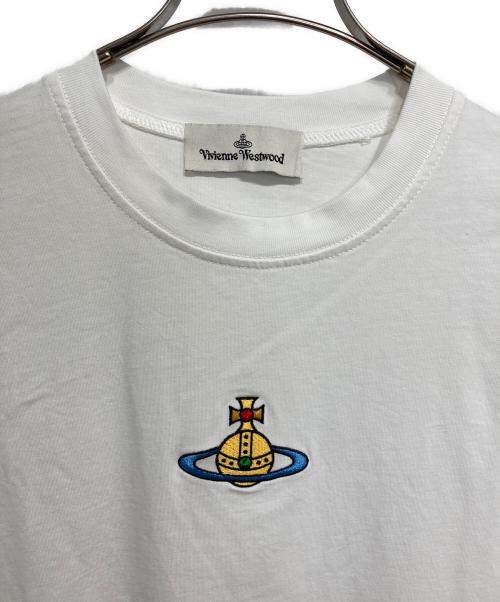 Vivienne Westwood（ヴィヴィアンウエストウッド）Vivienne Westwood (ヴィヴィアンウエストウッド) オーブ刺繍Tシャツ ホワイト サイズ:Ｍの古着・服飾アイテム