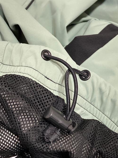 Quiksilver（クイックシルバー）Quiksilver (クイックシルバー) QUIK SLASH JK ブラック×グリーン サイズ: XLの古着・服飾アイテム