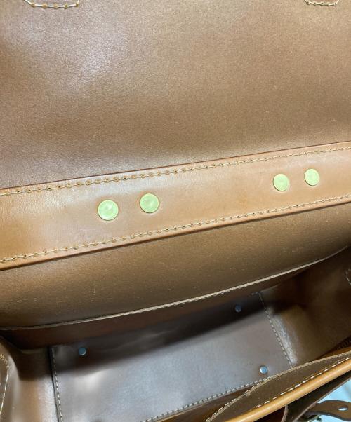 Herz（ヘルツ）Herz (ヘルツ) 2WAYレザーショルダーバッグ ベージュの古着・服飾アイテム