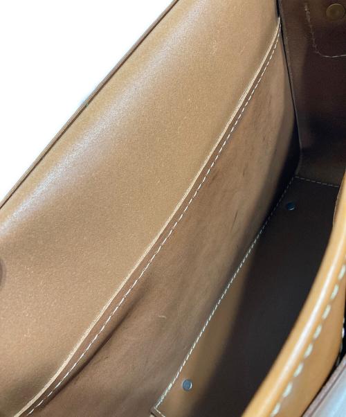 Herz（ヘルツ）Herz (ヘルツ) 2WAYレザーショルダーバッグ ベージュの古着・服飾アイテム