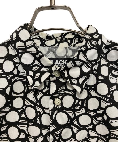 BLACK COMME des GARCONS（ブラックコムデギャルソン）BLACK COMME des GARCONS (ブラックコムデギャルソン) 総柄ロングシャツ ブラック×ホワイト サイズ:Lの古着・服飾アイテム
